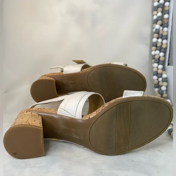 NATURALIZER Kaylee white faux leather block heel  comfort sandals size 11M