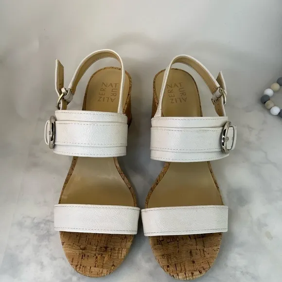 NATURALIZER Kaylee white faux leather block heel  comfort sandals size 11M