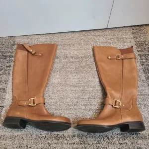 Naturalizer leather boots size 6 brown like new