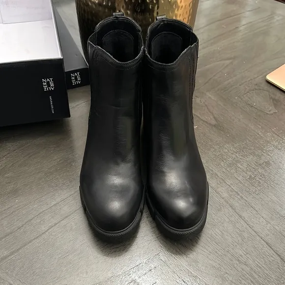 NATURALIZER MINDY WATERPROOF BOOTIE