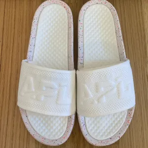 NEW APL men's big logo techloom slide in white/impulse red/blue haze