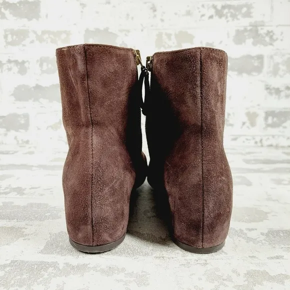 New Aquatalia Ulyssaa Brown Suede Zip Up Chelsea Boots A777