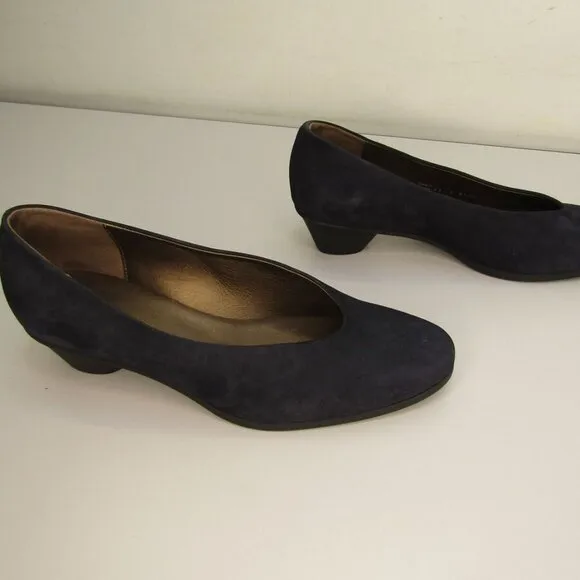 NEW ARCHE Cynoa Pumps Ballerina Almond Toe Slip-On Cushioned Blue Size 9.5