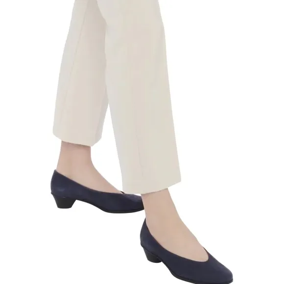 NEW ARCHE Cynoa Pumps Ballerina Almond Toe Slip-On Cushioned Blue Size 9.5