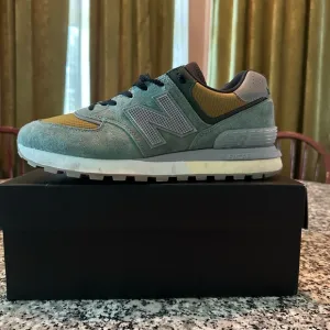 New Balance Men's Suede Sneakers - Green and Gray