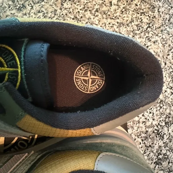 New Balance Men's Suede Sneakers - Green and Gray
