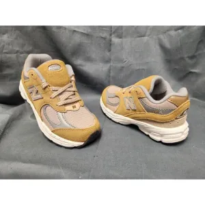 New Balance Toddlers 2002 Sneakers IC2002CE Lace Up Beige Size 8 NEW IN BOX!