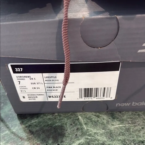 New Balance Women's Sneakers in Pink and Tan