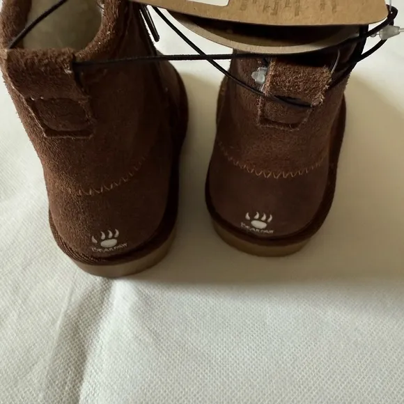 New Bearpaw kid Suede Boots