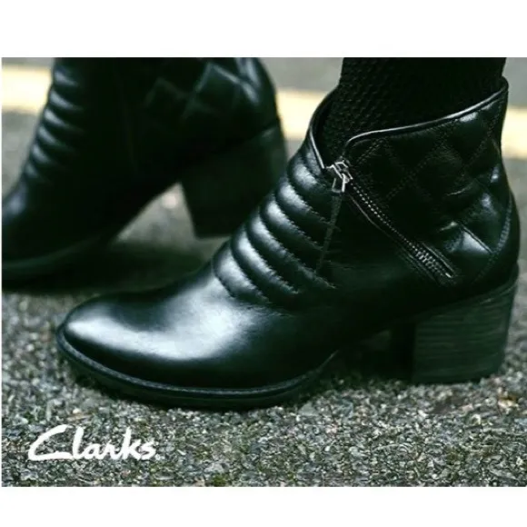 NEW Clarks Movie Retro Boots Dark Grey Leather, Size UK 6.5D, US 9M Retail $180