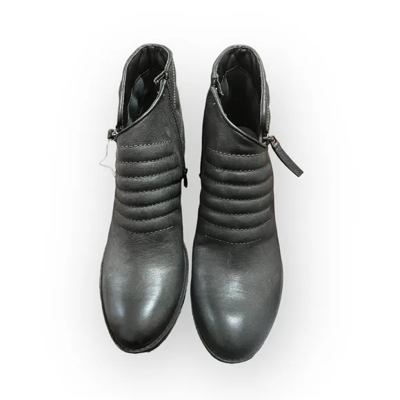 NEW Clarks Movie Retro Boots Dark Grey Leather, Size UK 6.5D, US 9M Retail $180