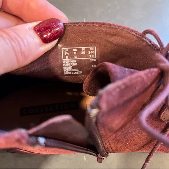 New Clarks sz 8 Medora Sage suede burgundy ankle boots