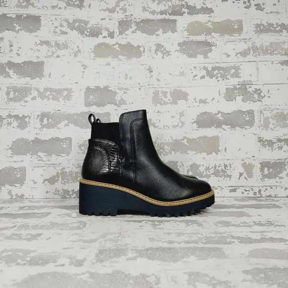 NEW  Dolce Vita Rielle Black Faux Leather Pull On Ankle Boots D386