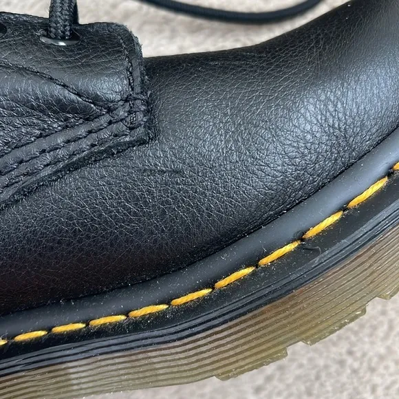 NEW Dr. Martens 1460 Pascal Virginia Leather Lace Up Boots Size 7