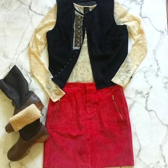 New Frontier Red Suede Zip Pocket Mini Skirt NWT Size 6
