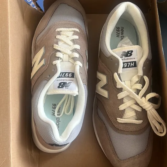 New in Box -10-J.CrewxNew Balance® 997H sneakers Mushroom / Concrete