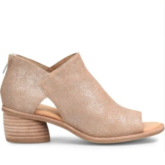 new SOFFT Full-grain Italian suede metallic finish Carleigh sandals in n…
