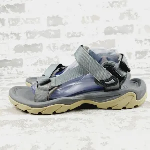 New Steve Madden Gray Hiking Outdoors Sandals A938