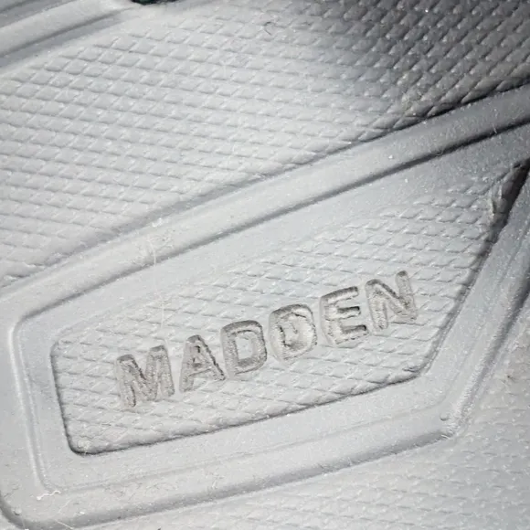 New Steve Madden Gray Hiking Outdoors Sandals A938