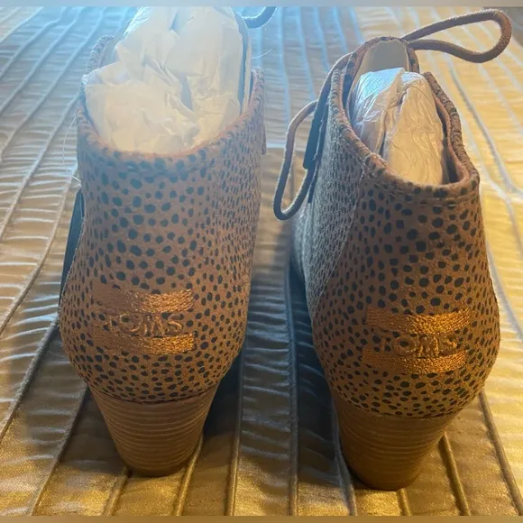 NEW- Toms Shoes Women's Kala Desert Wedge Tan Mini Cheetah Suede Bootie Size 7.5
