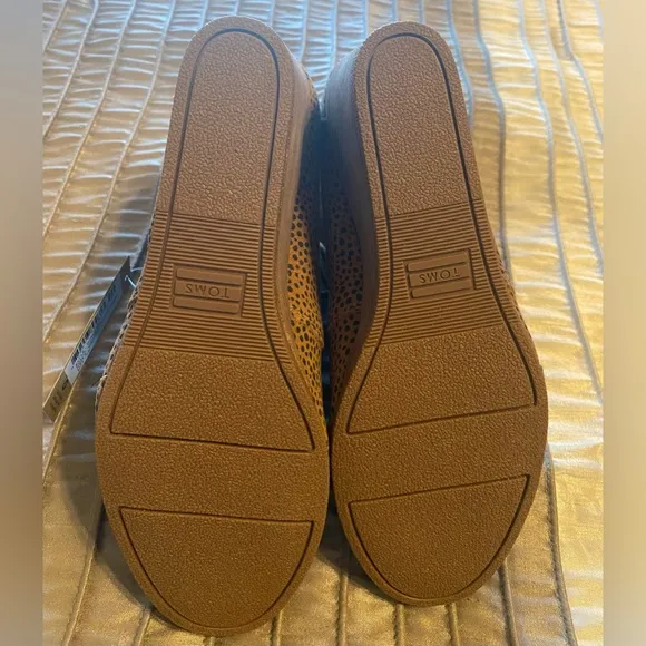 NEW- Toms Shoes Women's Kala Desert Wedge Tan Mini Cheetah Suede Bootie Size 7.5