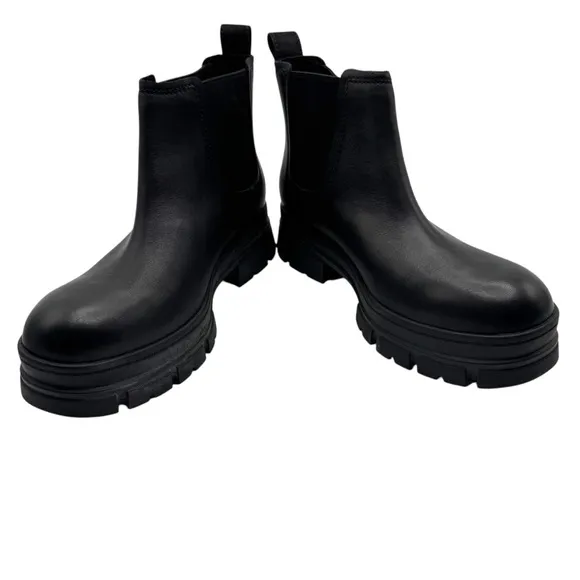 New UGG Black Ashton Chelsea Leather Ankle Boots Size 10