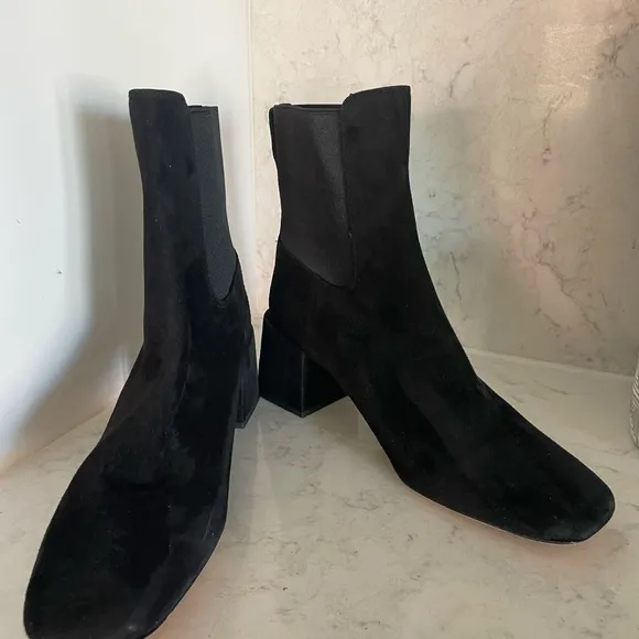 New! Vince‎ Kimmy Bootie Black Suede Leather Sz 9 $395