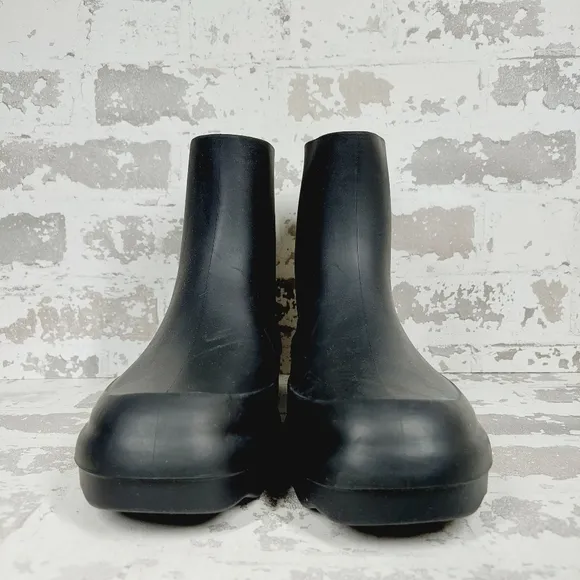 New VINCE Rubber Ankle Rain Boots In Black M999
