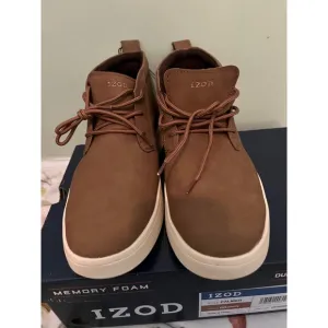 NIB IZOD Men's Palmer Brown Chukka Boots With Memory Foam Size 9M-New