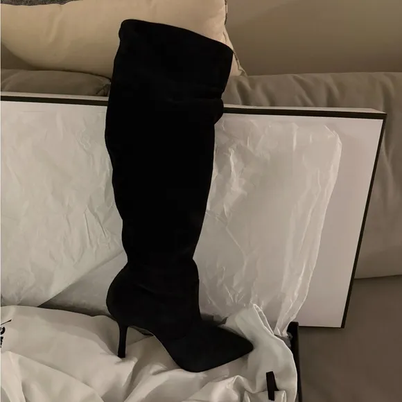 NIB LARROUDE over-the-knee suede boots - 7.5