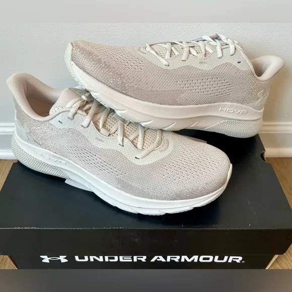 NIB Men's Under Armour HOVR Turbulence 2 Running Shoes, Summit White