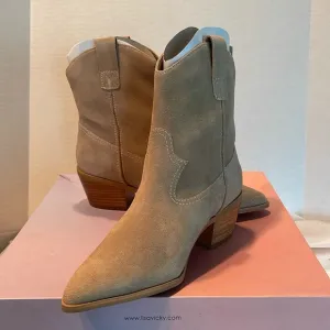 NIB NEW Lisa Vicky Nordstrom Sway-V Taupe Split Suede Western Bootie Women Sz 7M