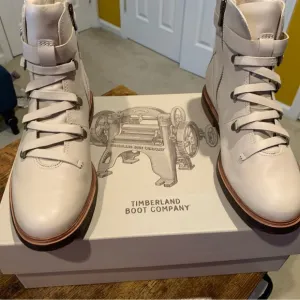 NIB Timberland Lace Ankle Boot White Full Grain Size 9 HOST PICK🍾🍾
