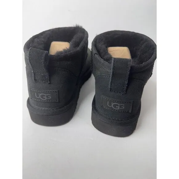 NIB UGG Classic Ultra Mini Boot Black EU 39 US 8