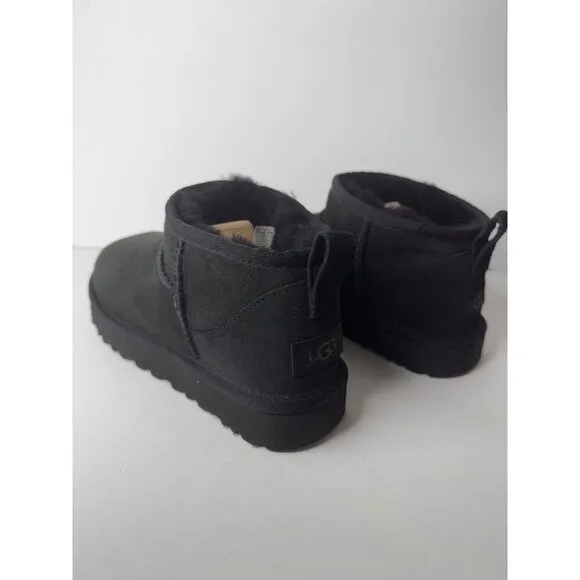 NIB UGG Classic Ultra Mini Boot Black EU 39 US 8