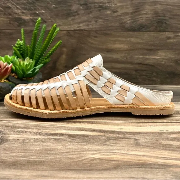 NIB Very Volatile Fassio Woven Huarache Sandal
