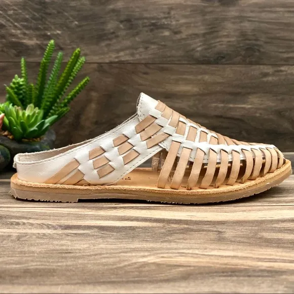 NIB Very Volatile Fassio Woven Huarache Sandal