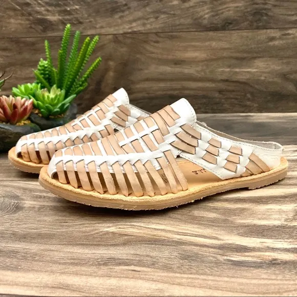 NIB Very Volatile Fassio Woven Huarache Sandal