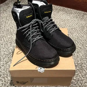 NIB Women’s Dr. Martens Black Boots Size 6