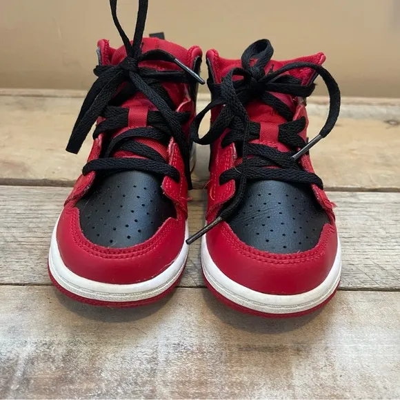 Nike Air Jordan 1 Mid Reverse Bred Toddler Size 9C