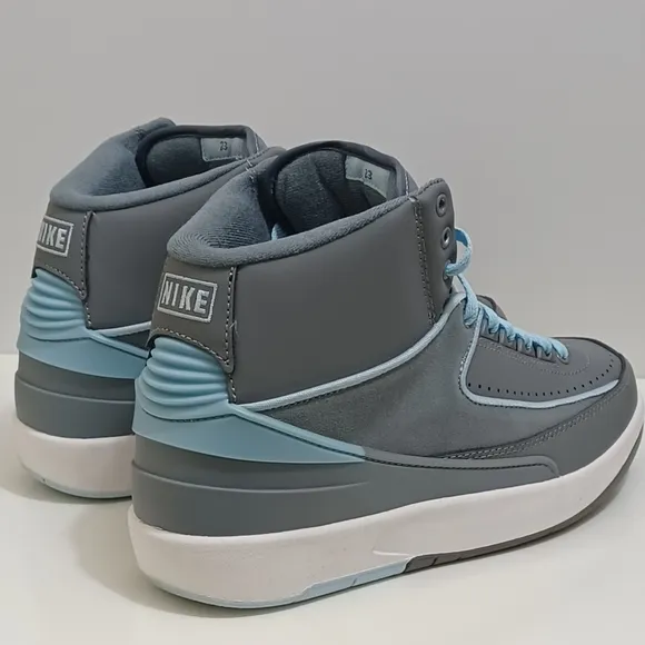 Nike Air Jordan 2 Retro Cool Grey Ice Blue White Men Size 9.5/ Women Size 11