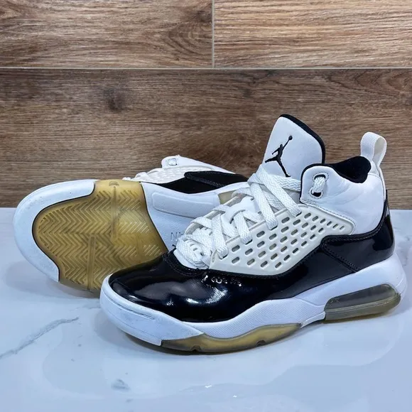 Nike Air Jordan Maxin 200 CZ9174-100 White Ice Black Shoes Youth Size 5Y/ W 6.5