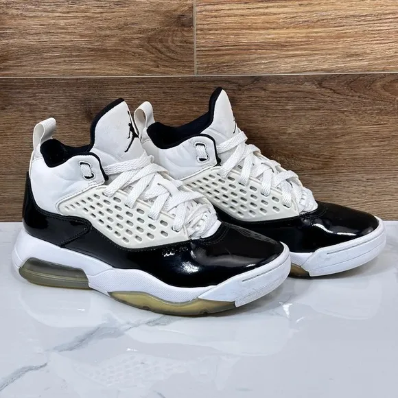 Nike Air Jordan Maxin 200 CZ9174-100 White Ice Black Shoes Youth Size 5Y/ W 6.5