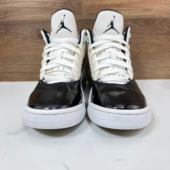 Nike Air Jordan Maxin 200 CZ9174-100 White Ice Black Shoes Youth Size 5Y/ W 6.5