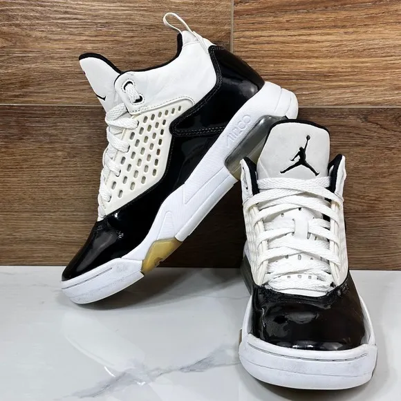 Nike Air Jordan Maxin 200 CZ9174-100 White Ice Black Shoes Youth Size 5Y/ W 6.5