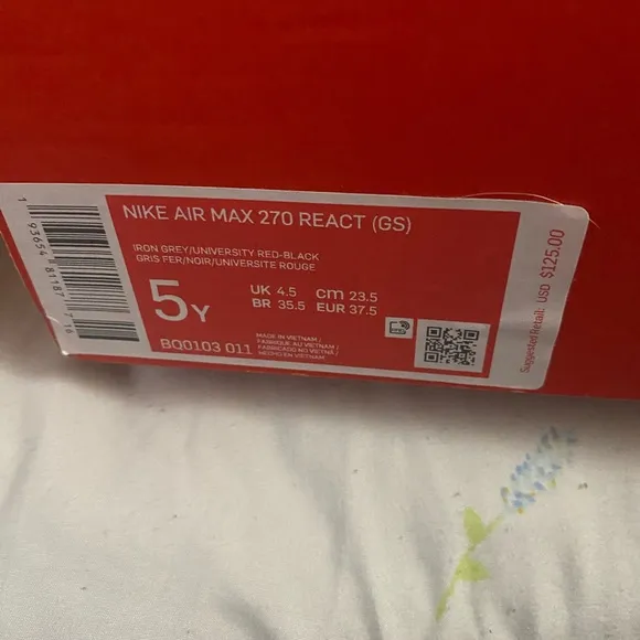 Nike Air Max 270 React (GS)/ 5y Red and Black Sneakers
