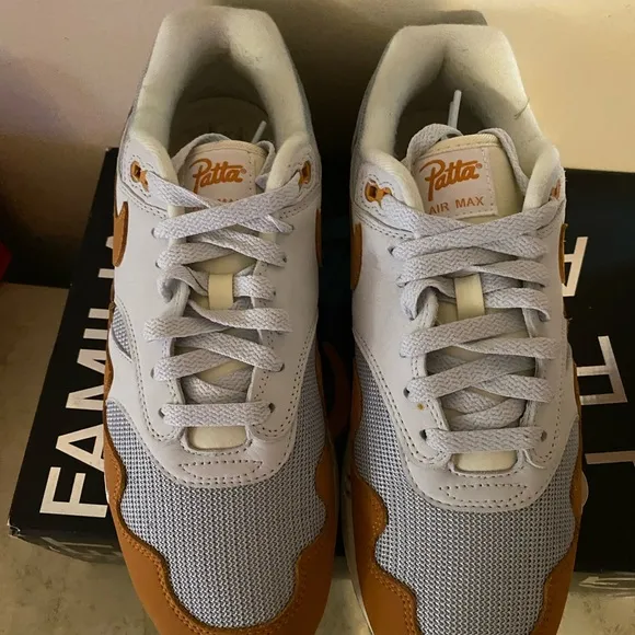 Nike Air Max Patta Sneakers - White and Tan