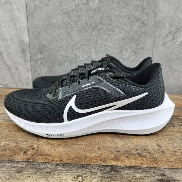 Nike Air Zoom Pegasus 40 Size 7 Womens Black White Casual Running Shoes