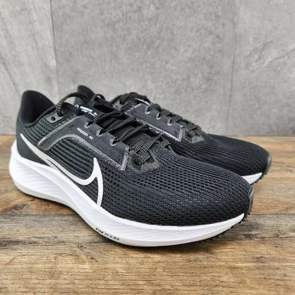 Nike Air Zoom Pegasus 40 Size 7 Womens Black White Casual Running Shoes