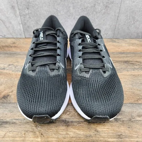 Nike Air Zoom Pegasus 40 Size 7 Womens Black White Casual Running Shoes